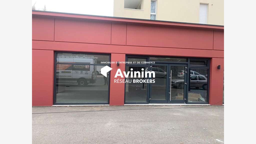 A louer cellule commerciale neuve à Voiron  