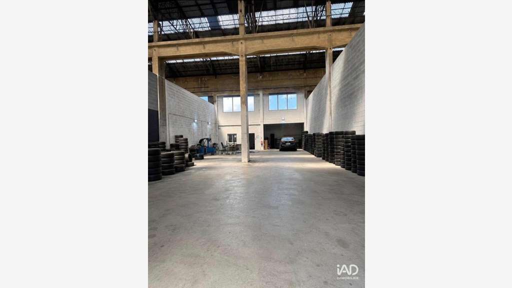 A louer local commercial 550m² à Wingles