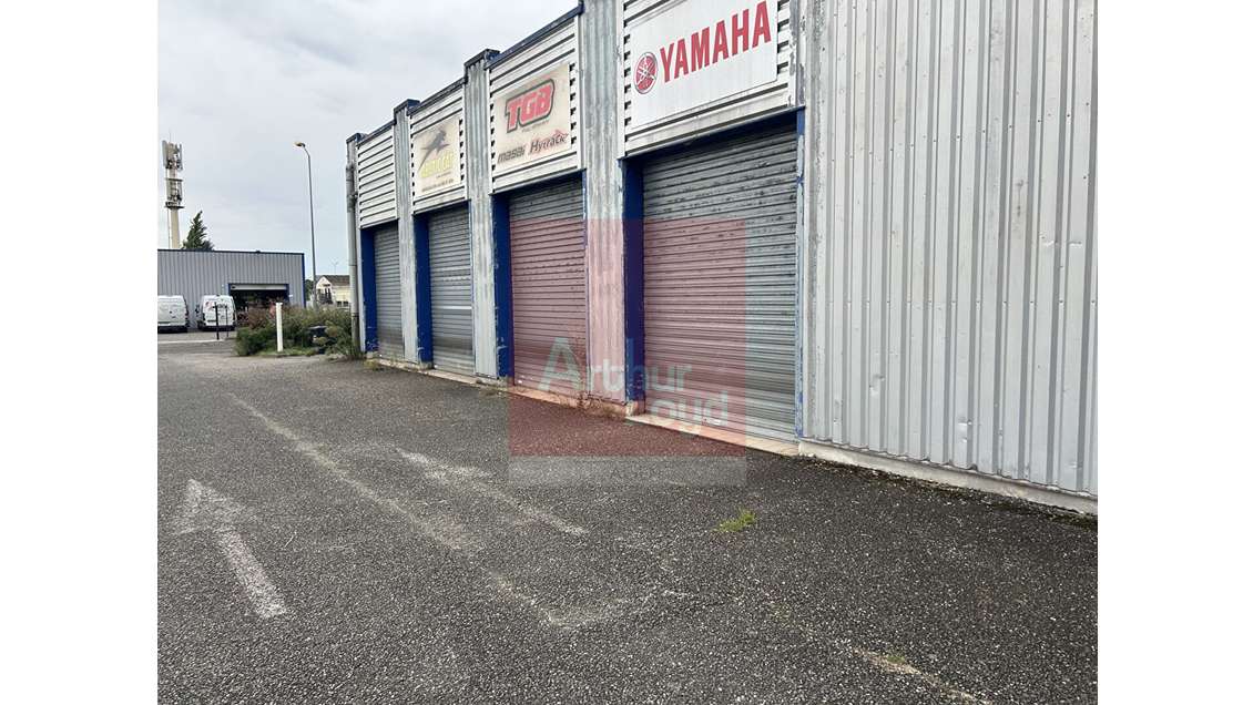 A louer local 780m² ZAC de Redon à Bon-Encontre