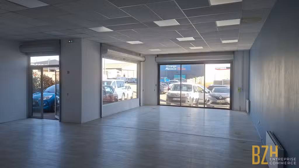 A louer local commercial rénové 120m² à Vannes