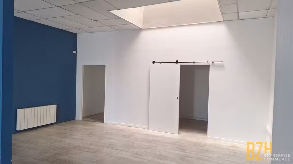 A louer local commercial rénové 120m² à Vannes