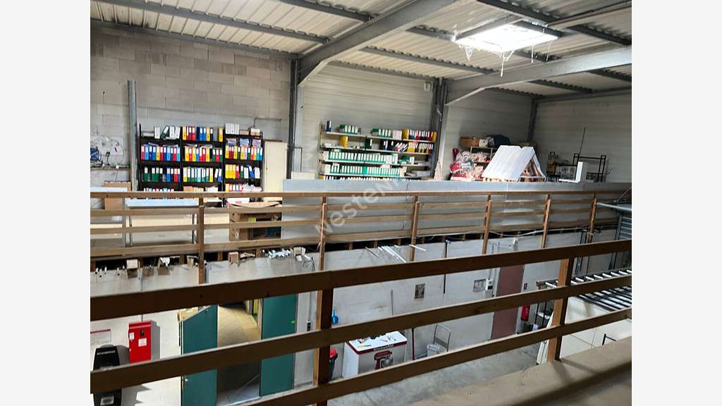 Loue local commercial 1000m² Beaumont-en-Verdunois