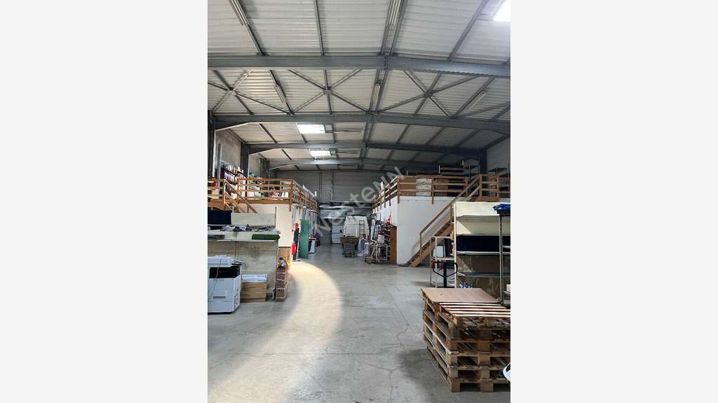 Loue local commercial 1000m² Beaumont-en-Verdunois