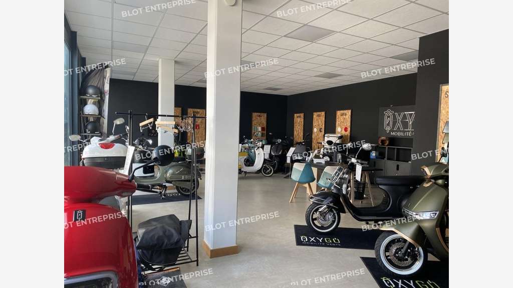 A louer locaux commerciaux 74m² à Saint-Malo