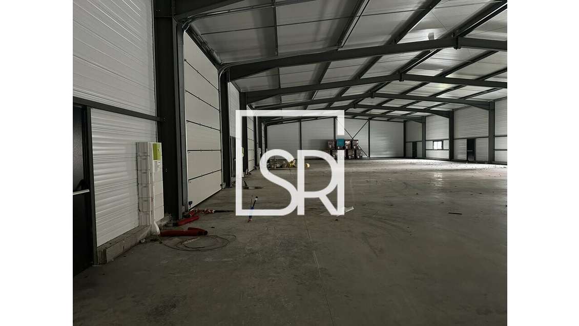 Local d'activité neuf 1200m² à louer ZA Cusset 