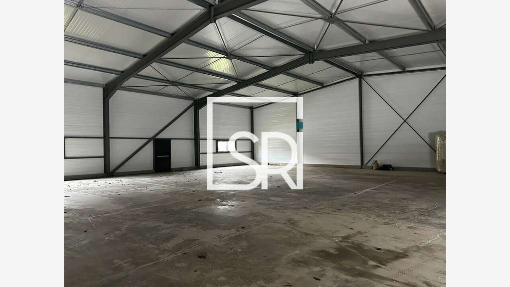 Local d'activité neuf 1200m² à louer ZA Cusset
