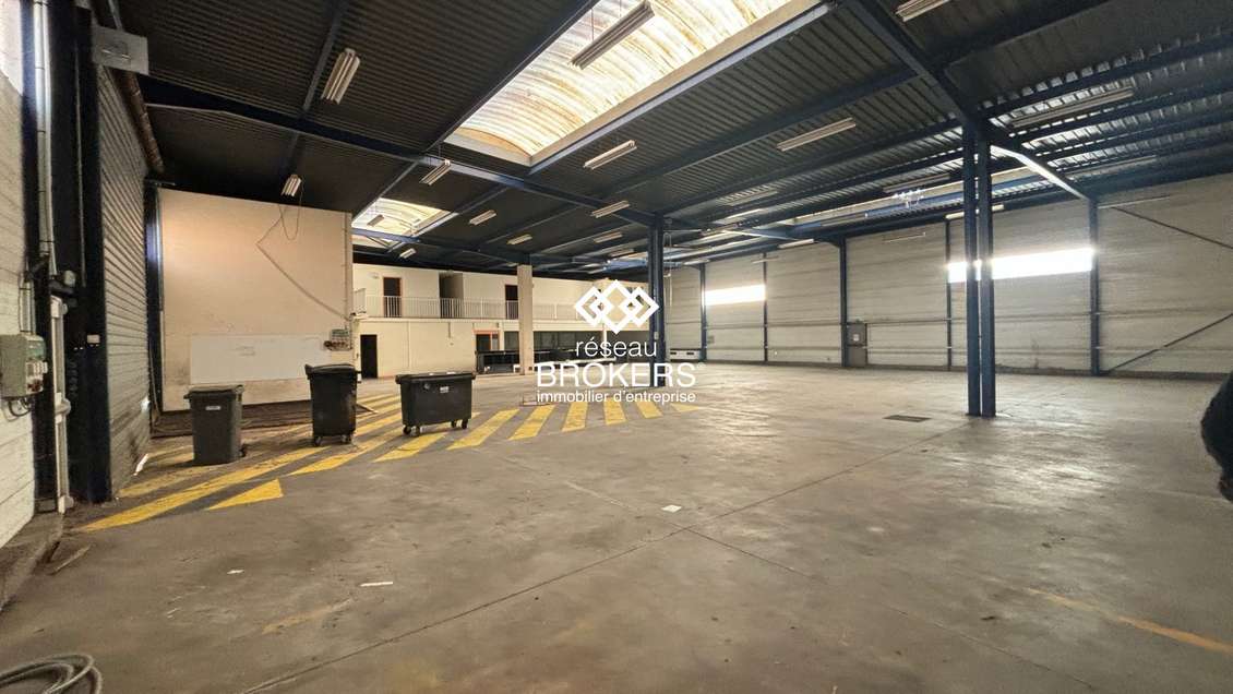 A louer local 910m² bel emplacement au Havre