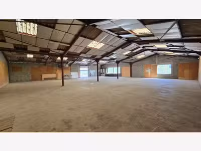 Local d'activité 396m² accès poids lourds à Chalon