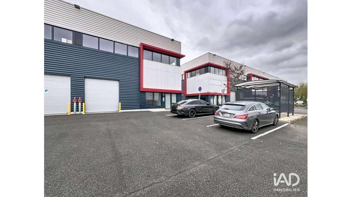 A louer local d’activité 270m² Chanteloup-en-Brie