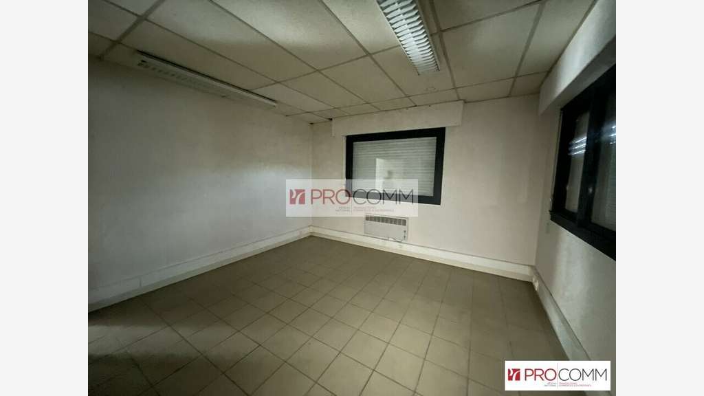 Local d'activité 100m² à louer agglo Chartres