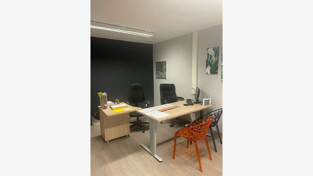 A louer local d'activité 563m² Ergué-Gabéric RN165
