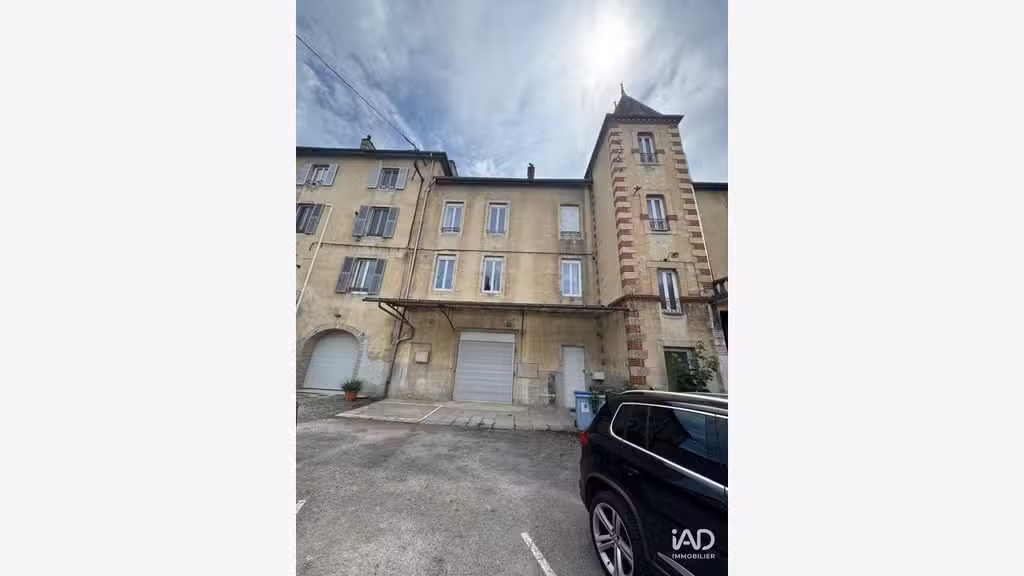 A louer local d'activité 103m² à Lons-le-Saunier