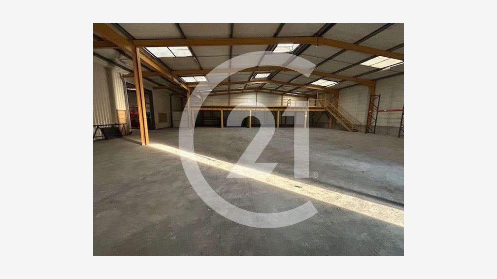 A louer local d'activité 996m² à Loriol-sur-Drôme