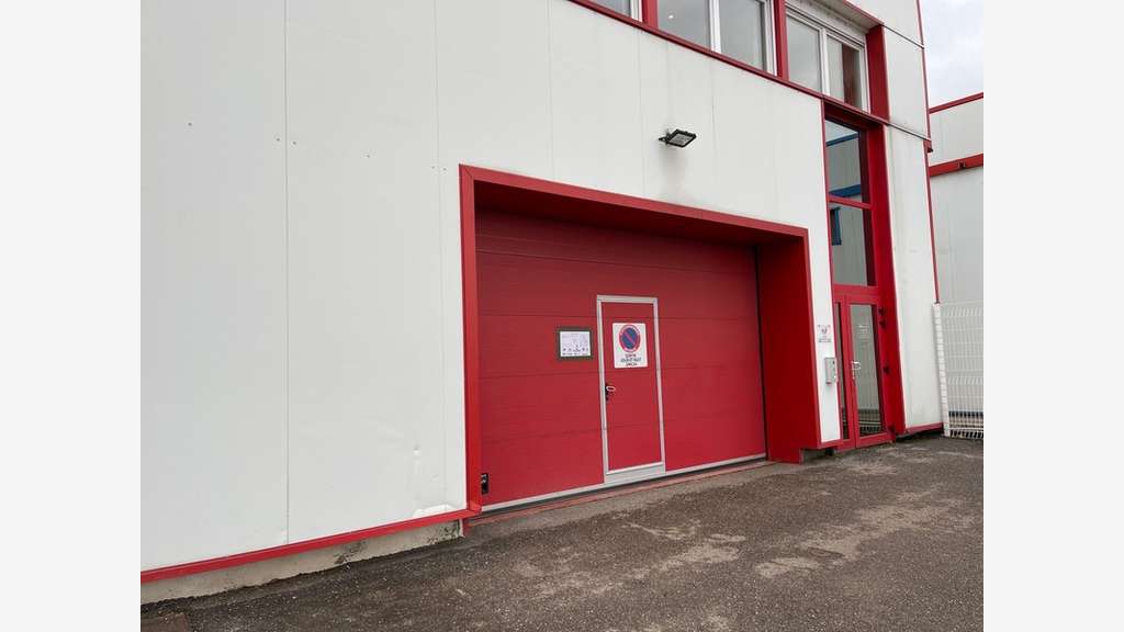 A louer local 709m² empl stratégique à Maxeville