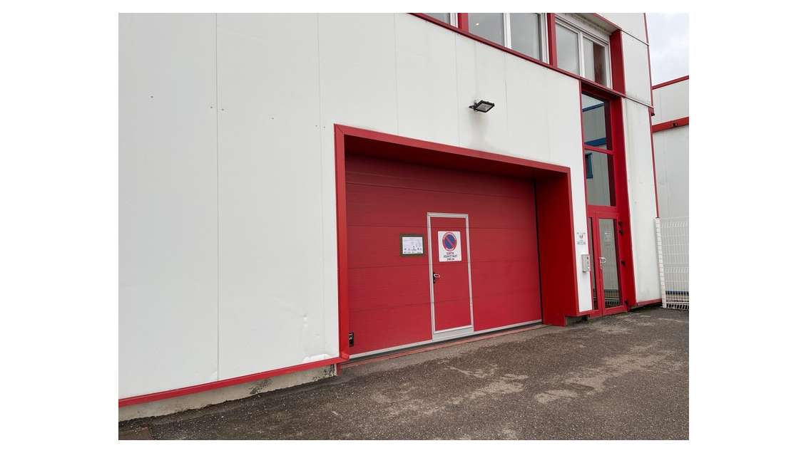 A louer local 709m² empl stratégique à Maxeville