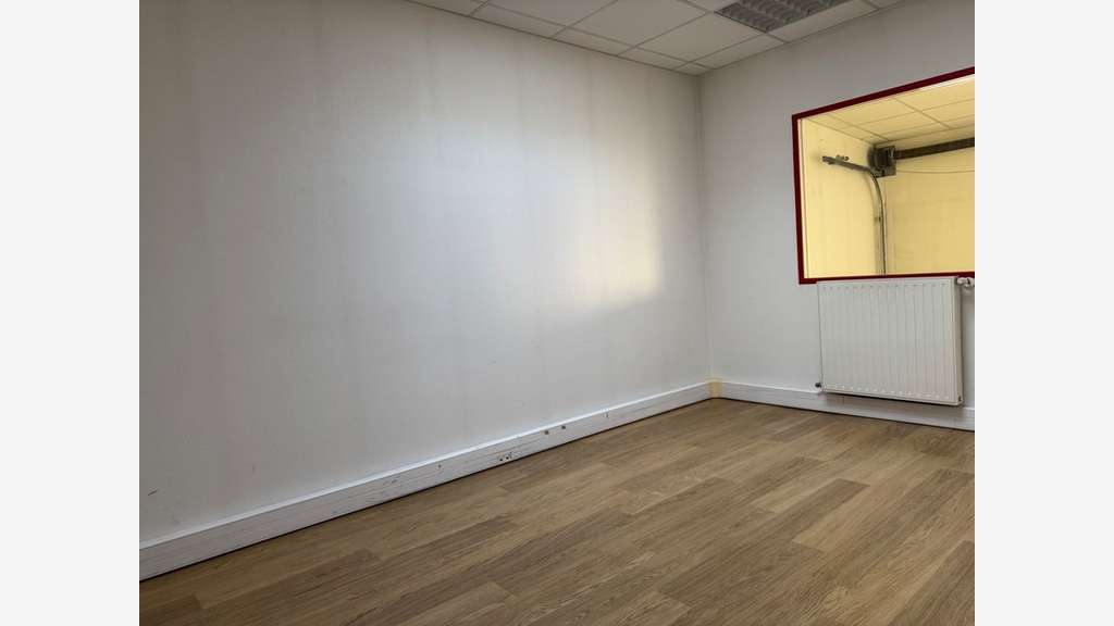 Local d'activité 311m² à louer à Maxéville