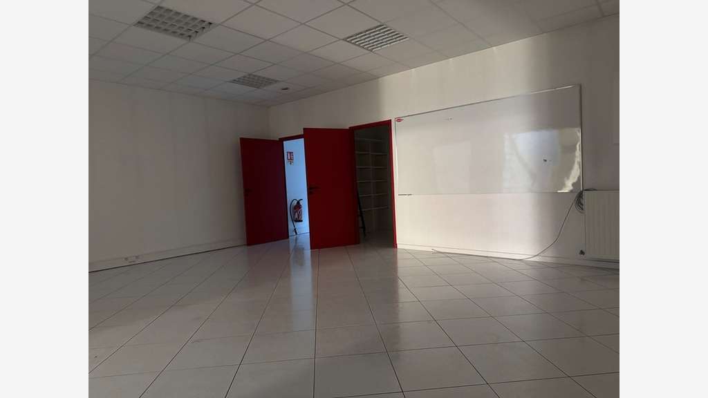 Local d'activité 311m² à louer à Maxéville