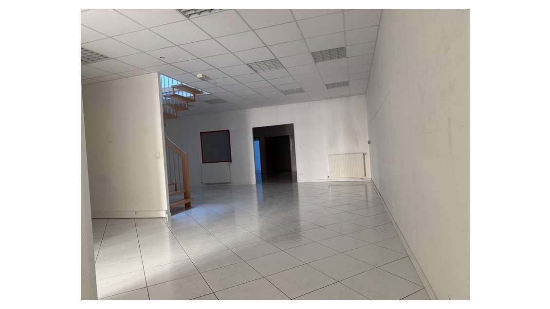 Local d'activité 311m² à louer à Maxéville