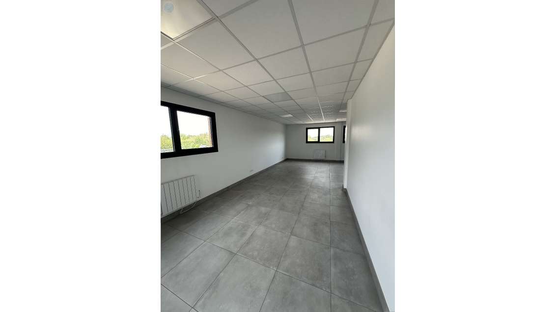 A louer local d'activité 330m² à Meung-sur-Loire