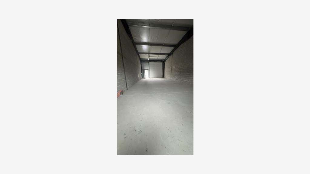 A louer local neuf 97m² Perpignan Polygone Nord