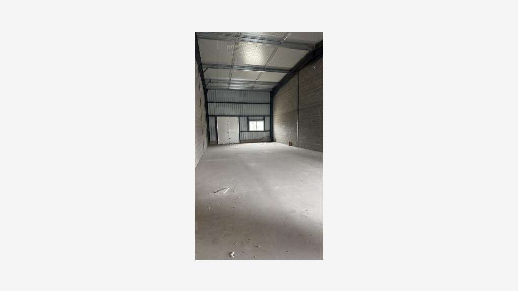 A louer local neuf 97m² Perpignan Polygone Nord