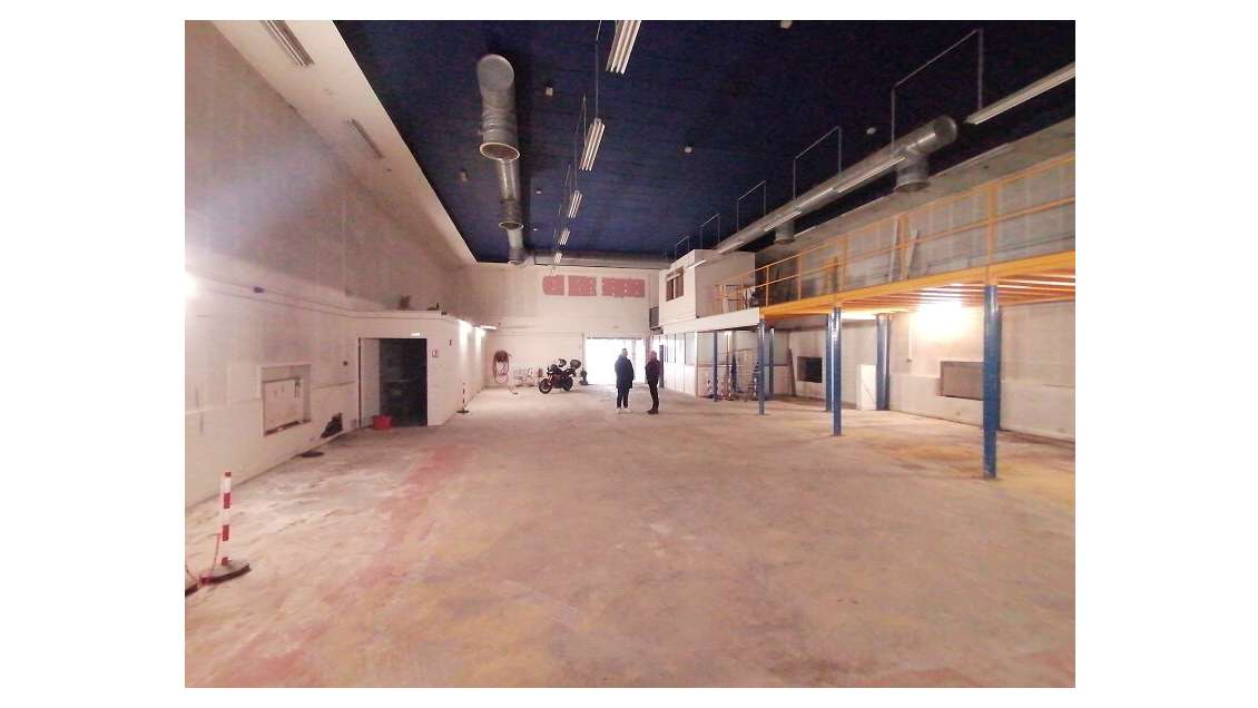 A louer local d'activité 400m² prox centre Quimper