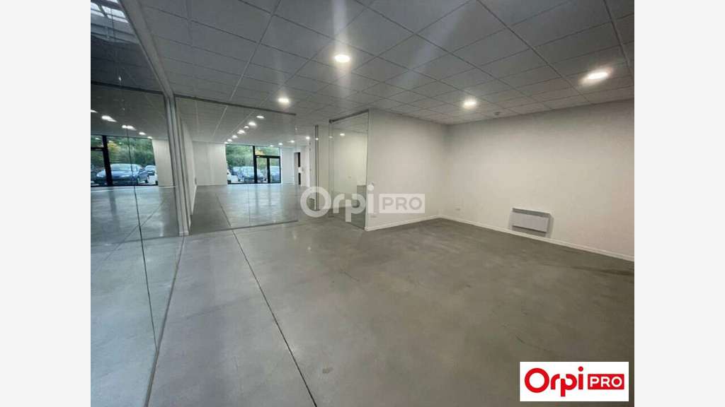 Entrepôt 470m² à louer à Sainghin-en-Mélantois