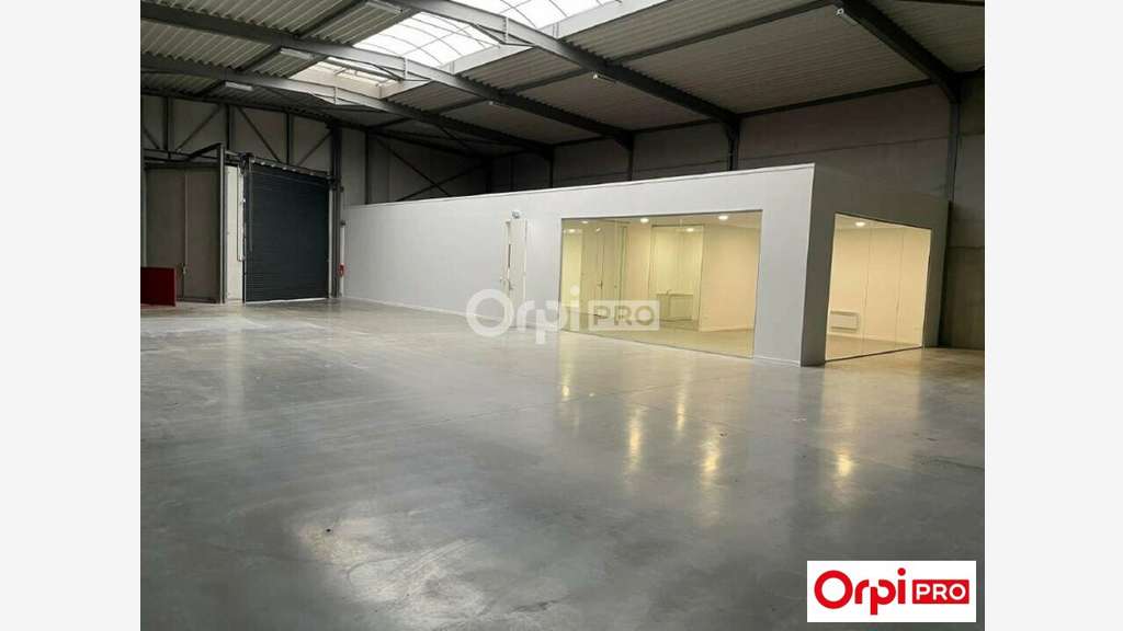 Entrepôt 470m² à louer à Sainghin-en-Mélantois
