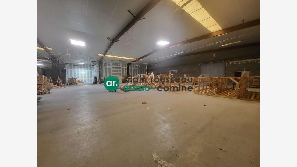 AV local 1500m² visibilité d'exception Angers Est