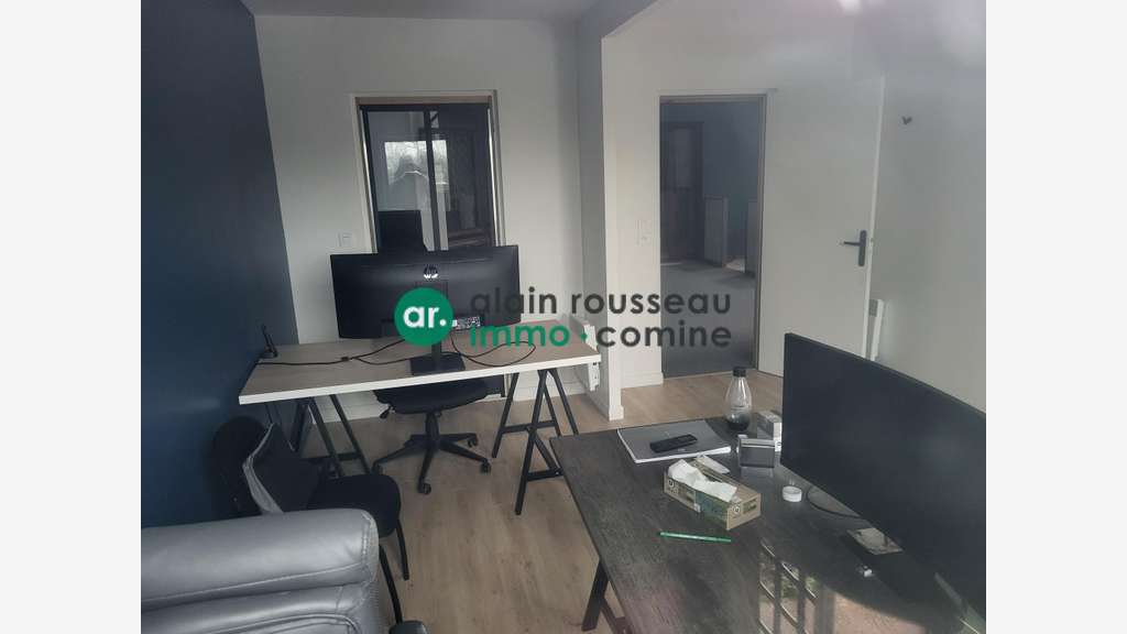 AV local 1500m² visibilité d'exception Angers Est