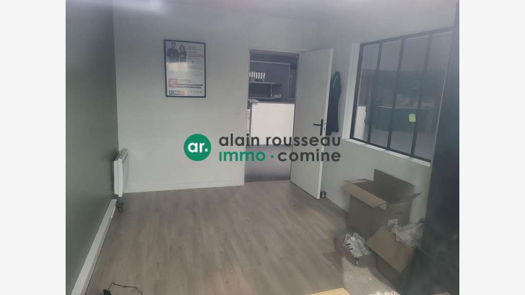 AV local 1500m² visibilité d'exception Angers Est