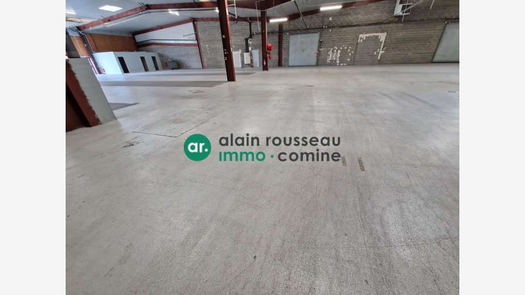 AV local 1500m² visibilité d'exception Angers Est