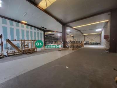AV local 1500m² visibilité d'exception Angers Est