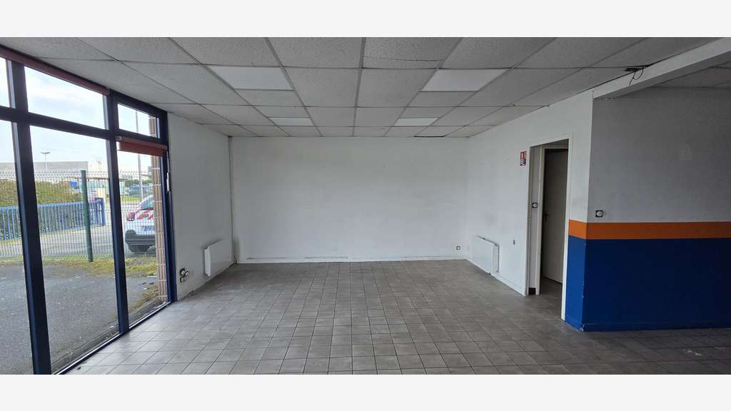 Local 380m² à louer à Saint-Barthélemy-d'Anjou