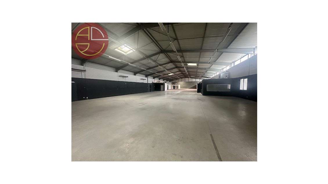 A louer local d'activité 2025m² à Toulouse Thibaud