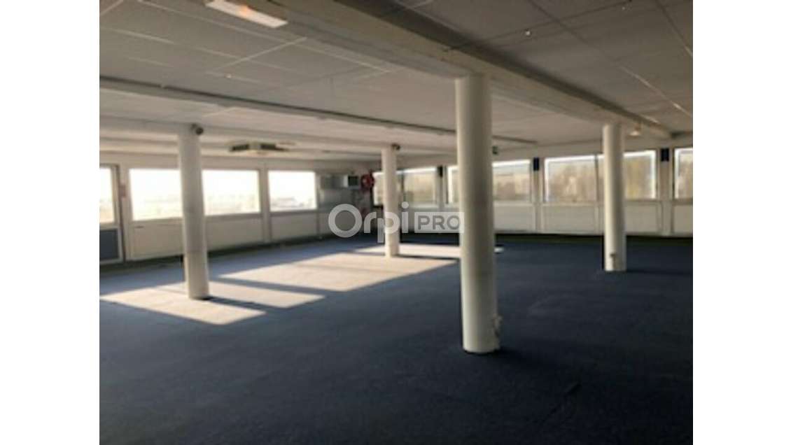 A louer local d'activités 540m² proche Cap 3000