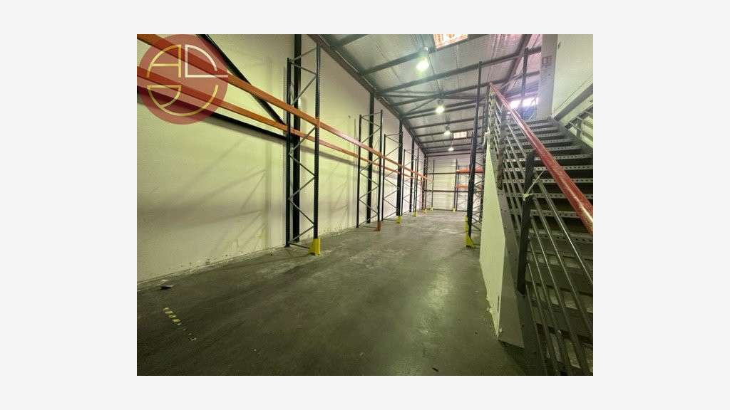 Location local d'activités de 523m² ZI Thibaud