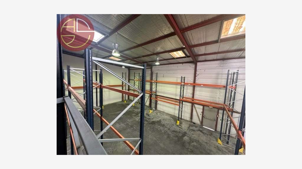 Location local d'activités de 523m² ZI Thibaud