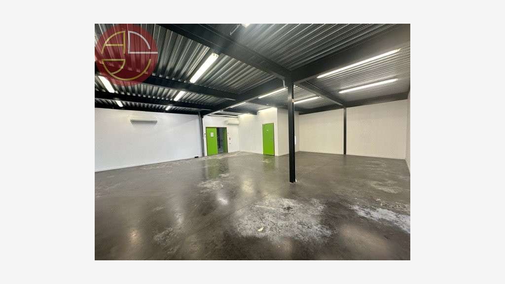 Location local d'activités de 523m² ZI Thibaud