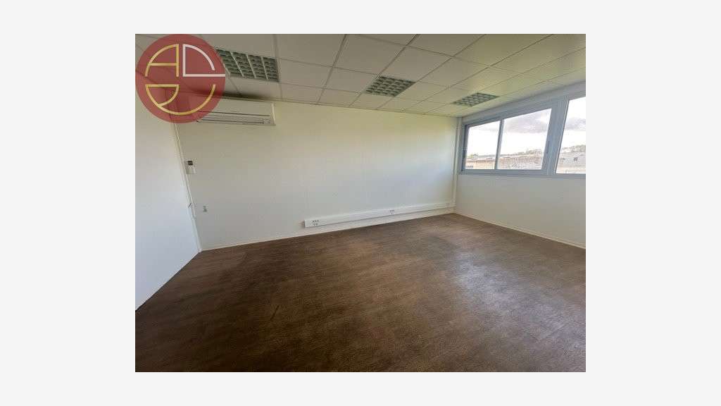 Location local d'activités de 523m² ZI Thibaud