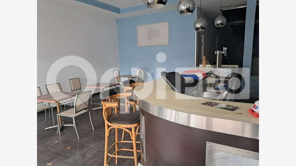 à louer local emplacement stratégique à Montluçon