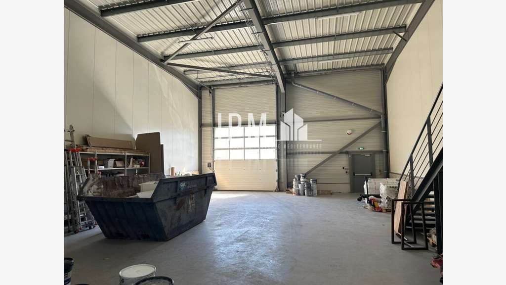 A louer local d'activité 285m² en ZA à Aubagne
