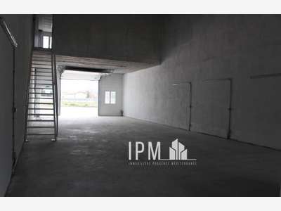 A louer local d'activité de 185m² en za à Aubagne