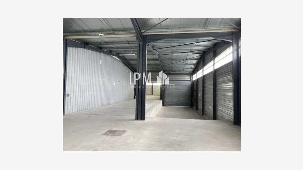 A louer local d'activité 2 621m² La Garde 83130