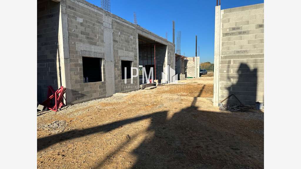 A louer local d'activité neuf 237m² ZI de Rognac