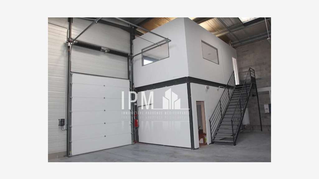 A louer bâtiment  390m² à La Penne-sur-Huveaune