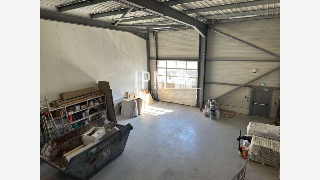 A louer local 285m² ZA La Penne-sur-Huveaune