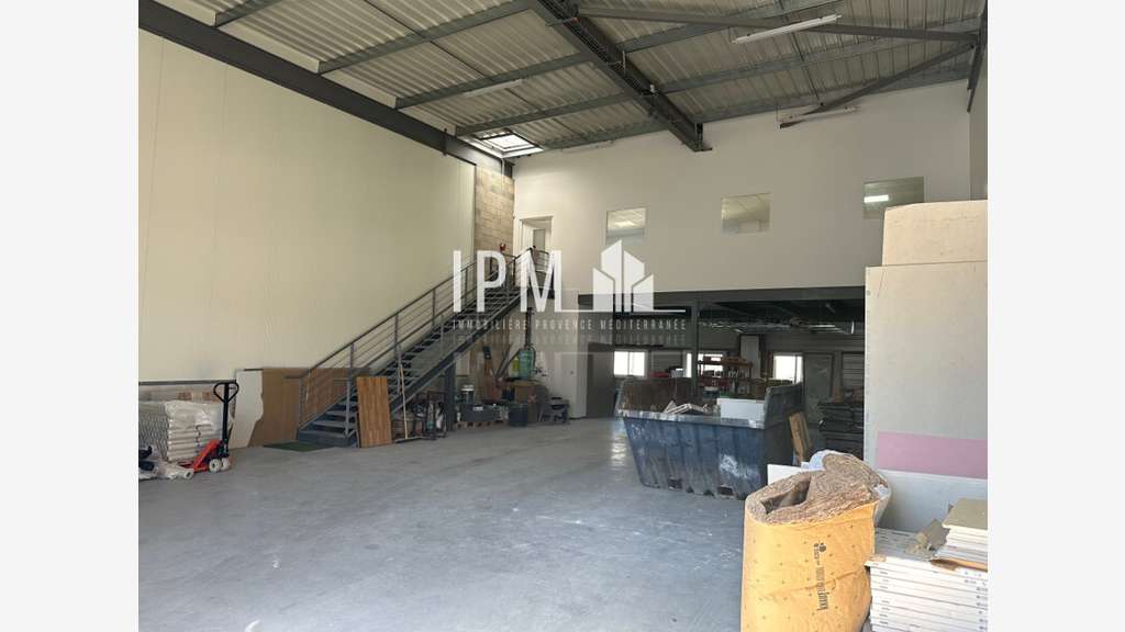 A louer local 285m² ZA La Penne-sur-Huveaune