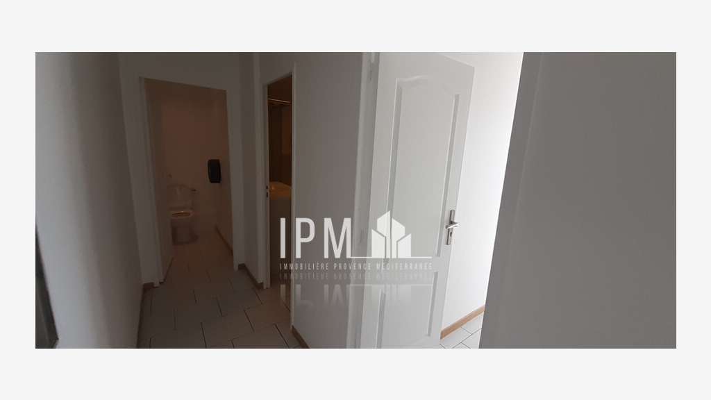 A louer local d'activité 410m² aux Pennes-Mirabeau