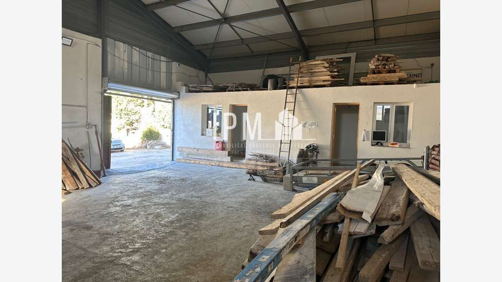 A louer local 170m² à Septèmes-les-Vallons